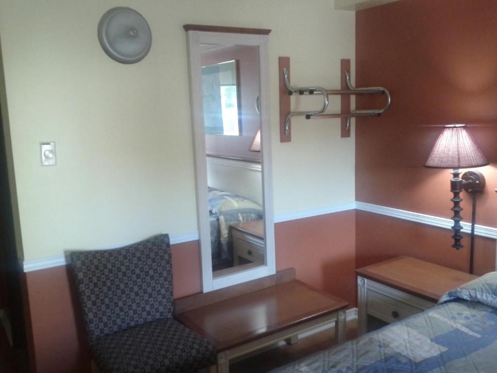 המילטון Budget Inn 2000 חדר תמונה