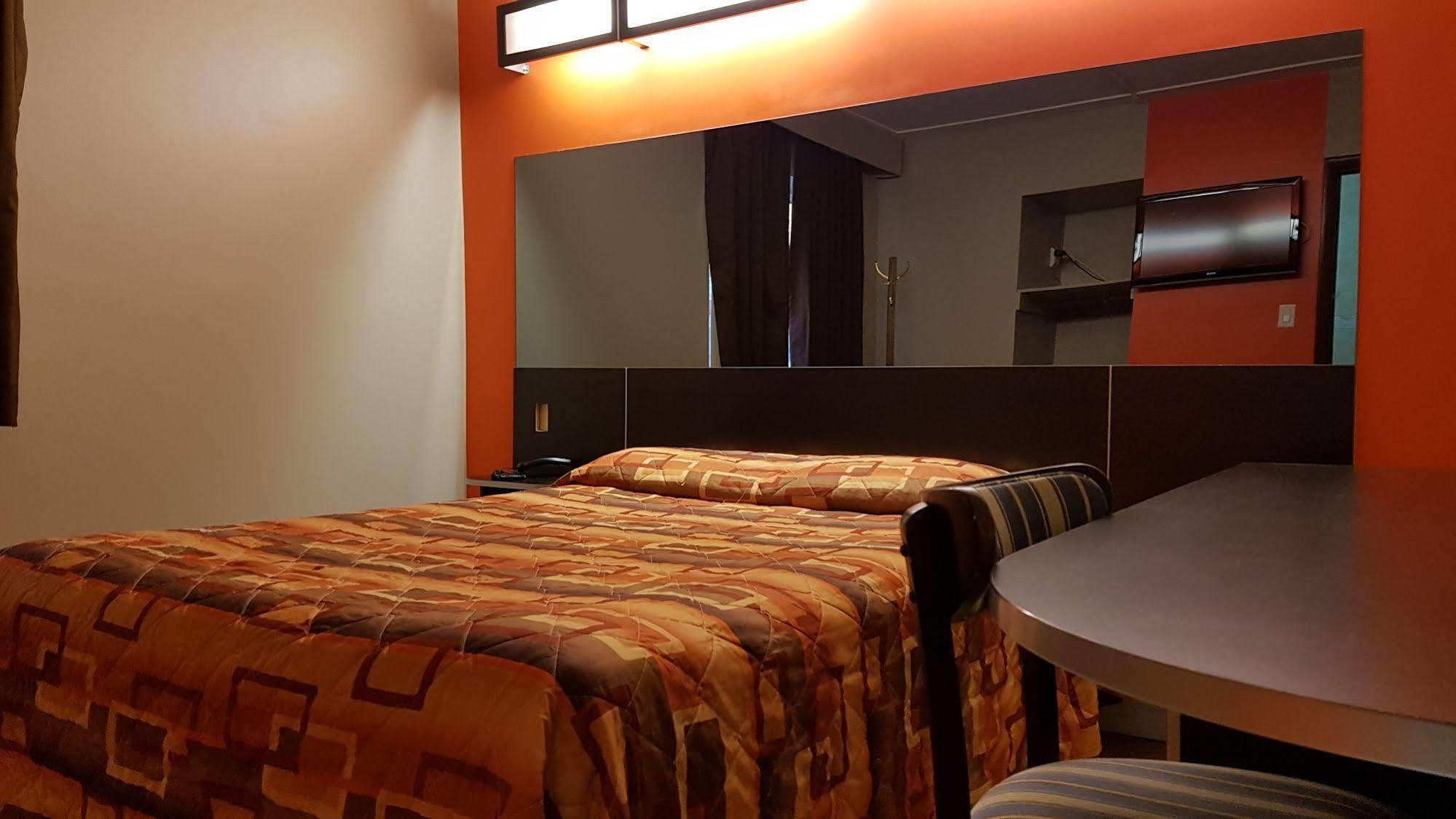 המילטון Budget Inn 2000 מראה חיצוני תמונה