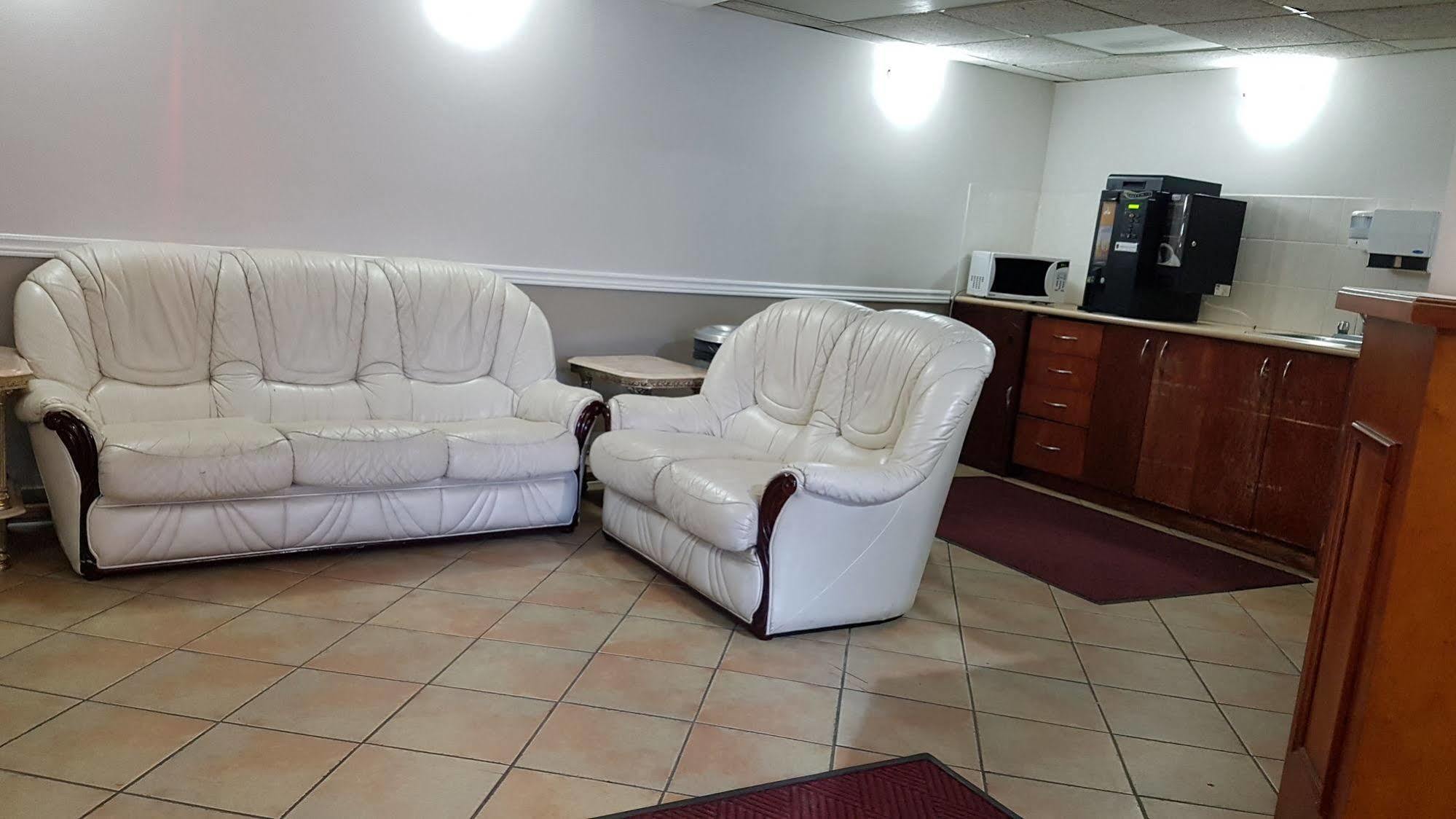 המילטון Budget Inn 2000 מראה חיצוני תמונה